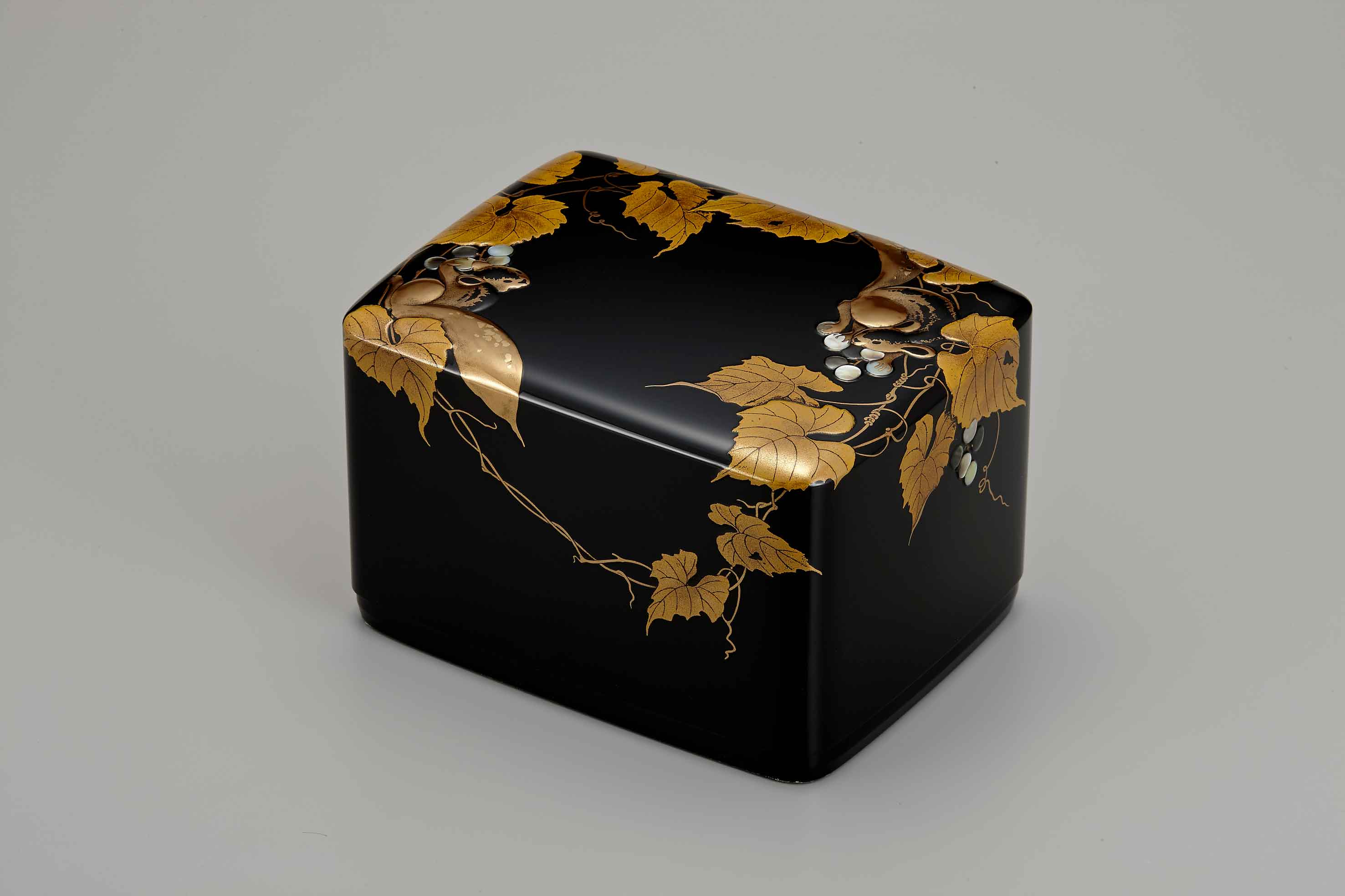 iwafu - そごう美術館 「artisansと輪島塗 ―輪島塗 そのさき―」｜日本